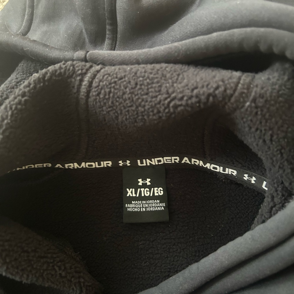 Under Amour Women’s Black Hoodie Sweater/Sweatshirt - Picture 4 of 4